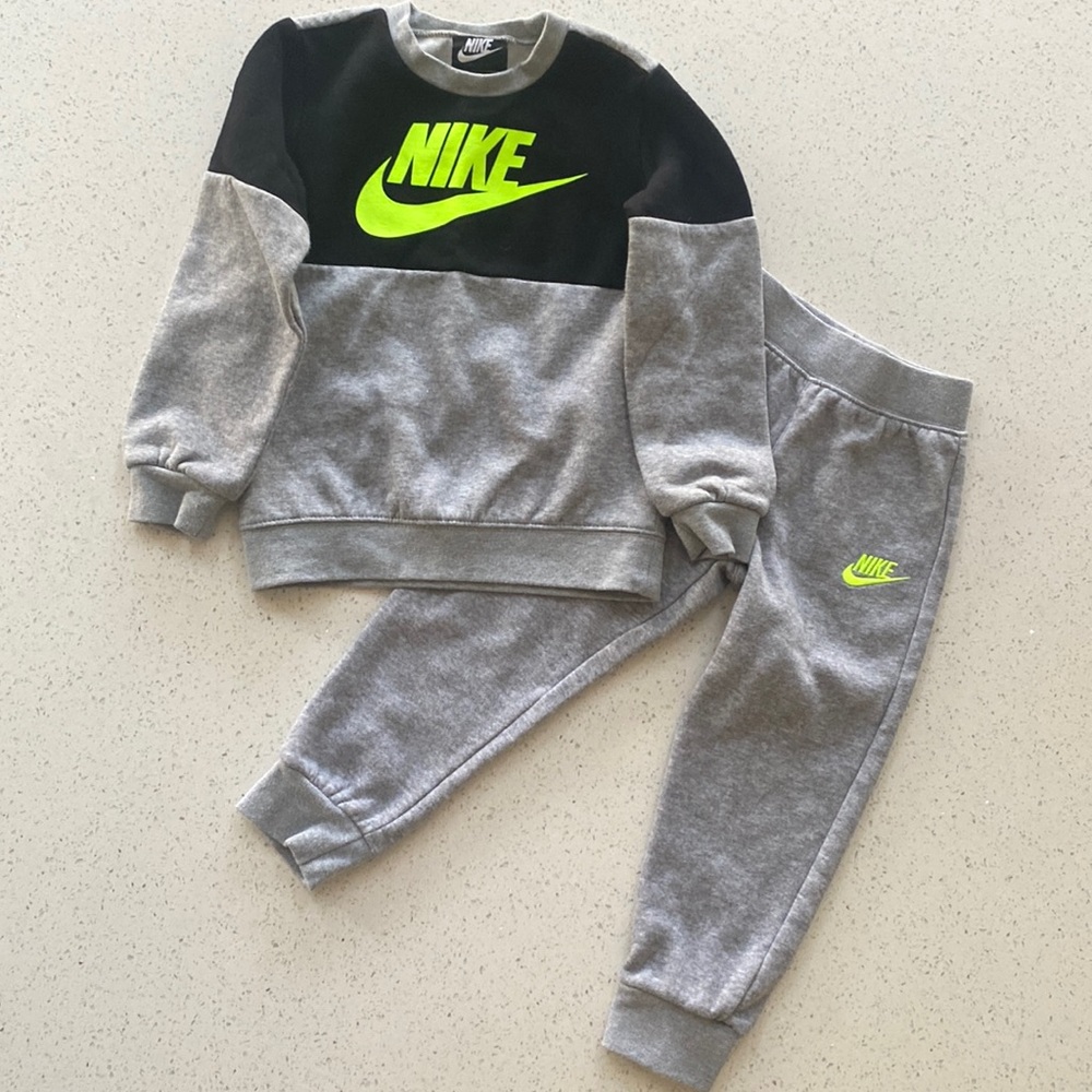 Toddler Nike Sweatsuit